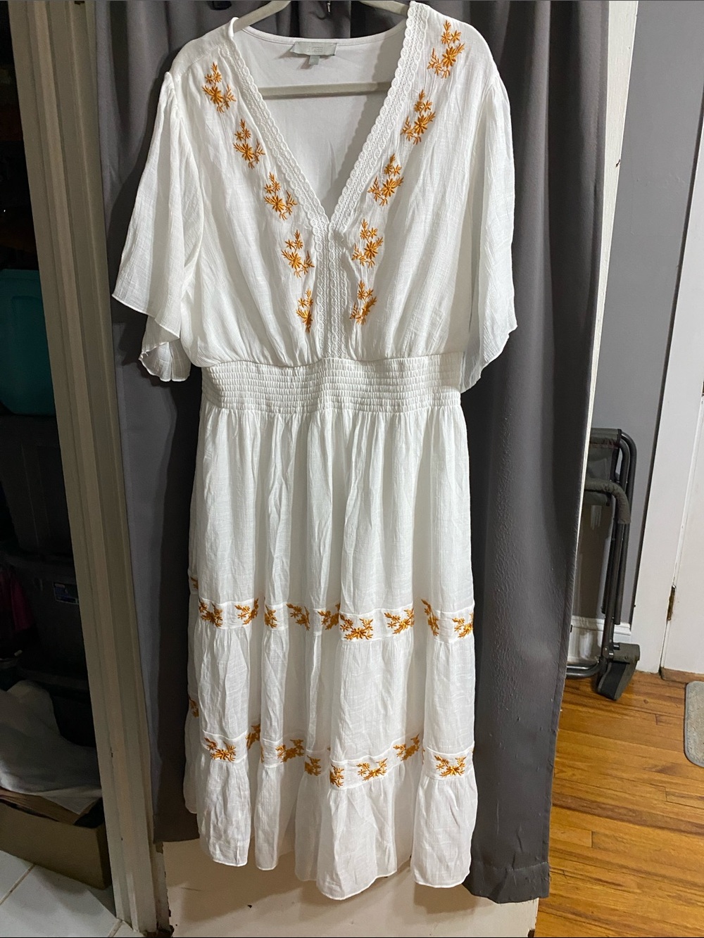 J GEE WO SIZE 3XLWhite Embroidered V-Neck Midi Dress with Mustard Floral Accents